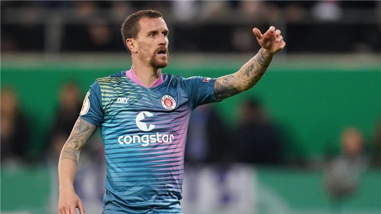 Stürmer Simon Zoller beendet im Sommer Karriere Fußball-Profi Simon Zoller beendet im Sommer seine Karriere.