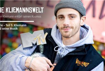 Fynn Kliemann ist preisgekrönter Musiker. Das Scouten von Talenten und die Hilfe für andere Musiker ist ihm auch wichtig.