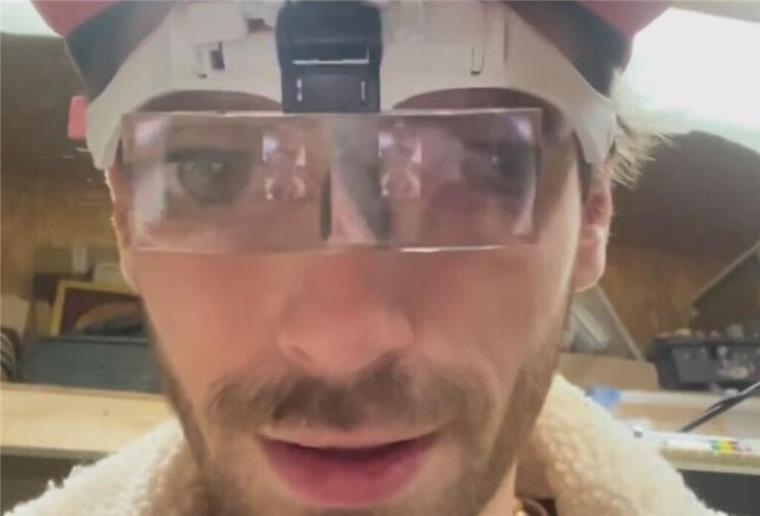 Fynn Kliemann und seine hübschen, großen Augen Fynn Kliemann macht wieder ein lustiges Reel.