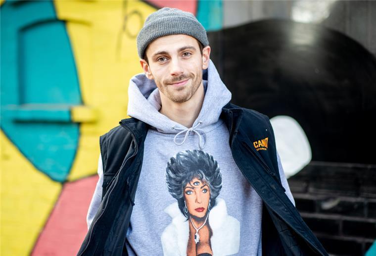Betrugsvorwürfe gegen Fynn Kliemann: So reagiert Twitter Fynn Kliemann, deutscher Musiker und YouTuber, steht auf seinem Hof „Kliemannsland“ im Ortsteil Rüspel.