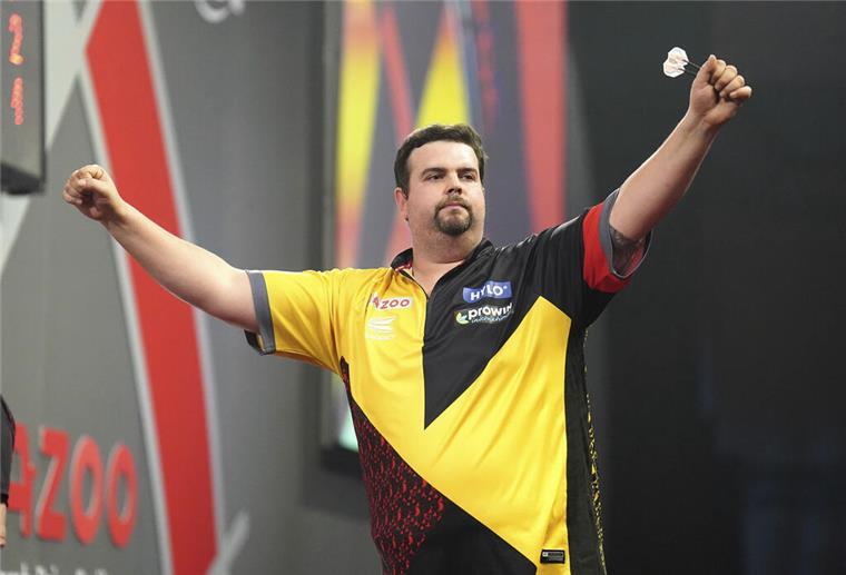 Clemens schafft Einzug ins Halbfinale der Darts WM Gabriel Clemens feiert seinen Sieg über Gerwyn Price.