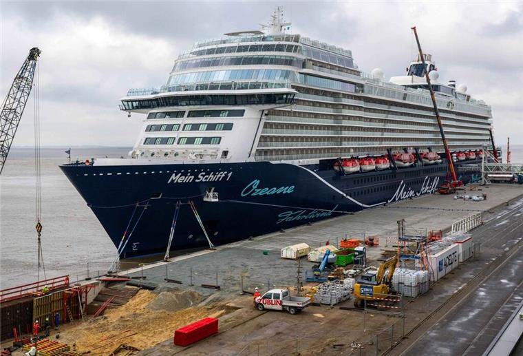 Neue Routen für „Mein Schiff“-Flotte: Dieser Hafen im Norden wurde gestrichen Die "Mein Schiff 1" liegt in Bremerhaven an der Columbuskaje. Das Kreuzfahrtschiff „Mein Schiff 1“ muss bei einigen Fahrten eine Änderung der Route in Kauf nehmen.