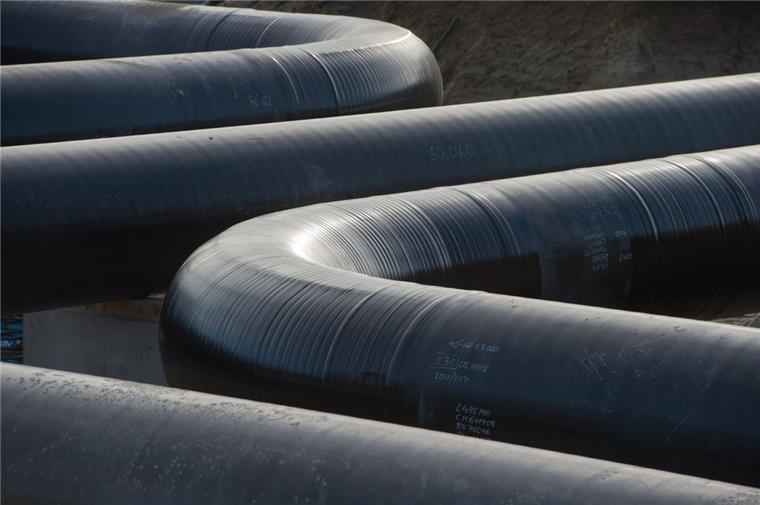 Riecht wie faule Eier: Erdgasleitungen in Bremerhaven werden geprüft Gasleitungen auf einer Baustelle.