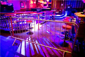 Absperrungen in einem Club/Bar