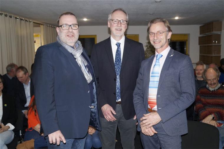 Unternehmen aus Geestland starten gemeinsames Klimaprojekt Geestlands Bürgermeister Thorsten Krüger (SPD, links) und Andreas Bruske, Geschäftsführer von ad fontes (rechts) wollen das neue Netzwerk "Zukunftsplattform" vorantreiben.