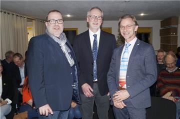 Geestlands Bürgermeister Thorsten Krüger (SPD, links) und Andreas Bruske, Geschäftsführer von ad fontes (rechts) wollen das neue Netzwerk "Zukunftsplattform" vorantreiben. 