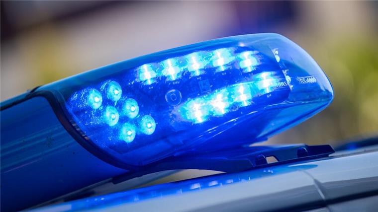 Sprengung eines Zigarettenautomaten scheitert - Polizei ermittelt Blaulicht