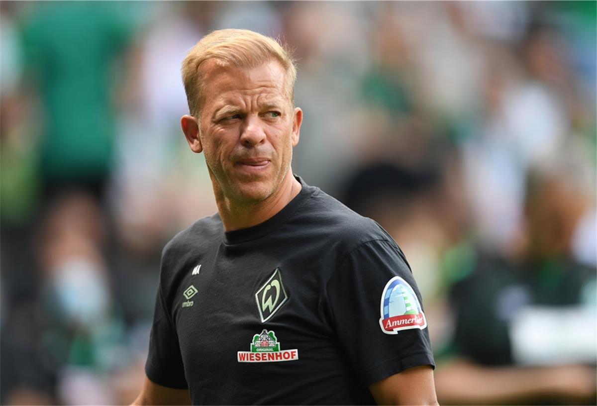 Gegen den SC Paderborn verlor die Mannschaft von Trainer Markus Anfang am Sonntag hochverdient mit 1:4 (0:3) und wurde von den Bremer Zuschauern teilweise ausgepfiffen.