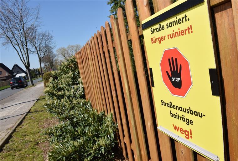 Nordenham: Straßenausbaubeitragssatzung wird abgeschafft Gegen die Straßenausbaubeitragssatzung gab es in Nordenham schon seit Langem Proteste. Jetzt hat der Rat die Abschaffung des umstrittenen Finanzierungsmodells beschlossen. Über eine Alternative will man sich nun Gedanken machen.