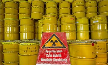 Gelbe Fässer für Atommüll stehen im Lager in Morsleben. Ein Infoabend soll zeigen, ob Taaken (Landkreis Rotenburg) für ein Endlager in Betracht kommt. 