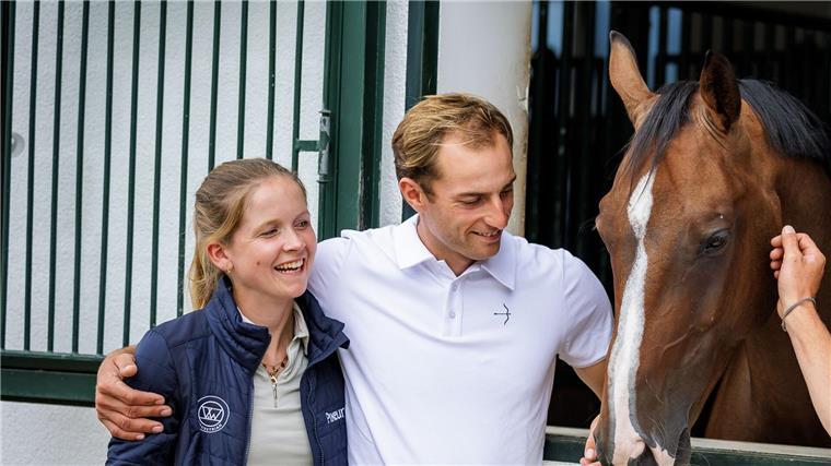 Erstmals mit Liebespaar: EM-Team geht auf Gold-Jagd Gemeinsam für die EM nominiert: Sophie Hinners (l) und Richard Vogel.