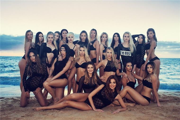 Miss-Germany-Wahl 2017: Boot Camp auf Fuerteventura Gemeinsam mit den anderen Missen bereitet sich die gebürtige Nordenhamerin Rebecca Coners (hintere Reihe, 8. von links) auf die diesjährige Miss-Wahl vor.
