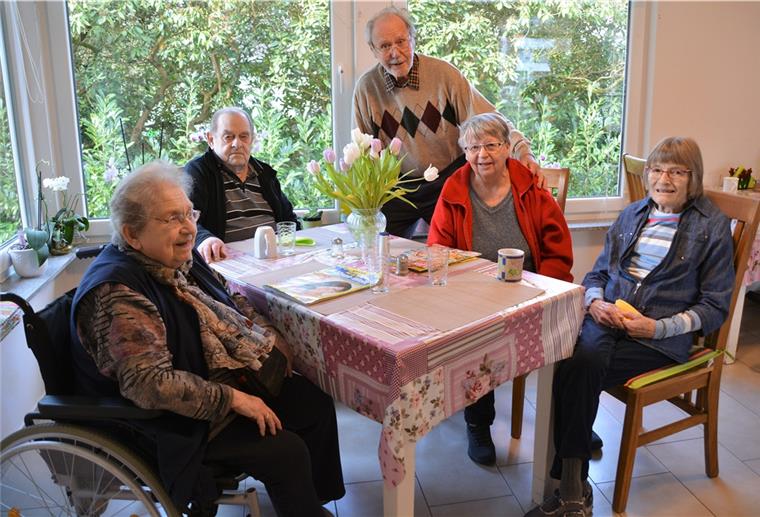 Träume sind zum Leben da Gemütliche, gemeinschaftliche Kaffeerunde.