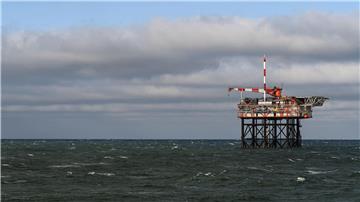 Genehmigt, gestoppt, umstritten: Vor Borkum steckt ein Stromkabel in der Warteschleife. (Archivbild)