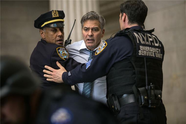 Warcraft, Alice im Wunderland, Money Monster - diese Filme laufen neu im Kino an George Clooney spielt in dem Kinofilm "Money Monster" die Hauptrolle.