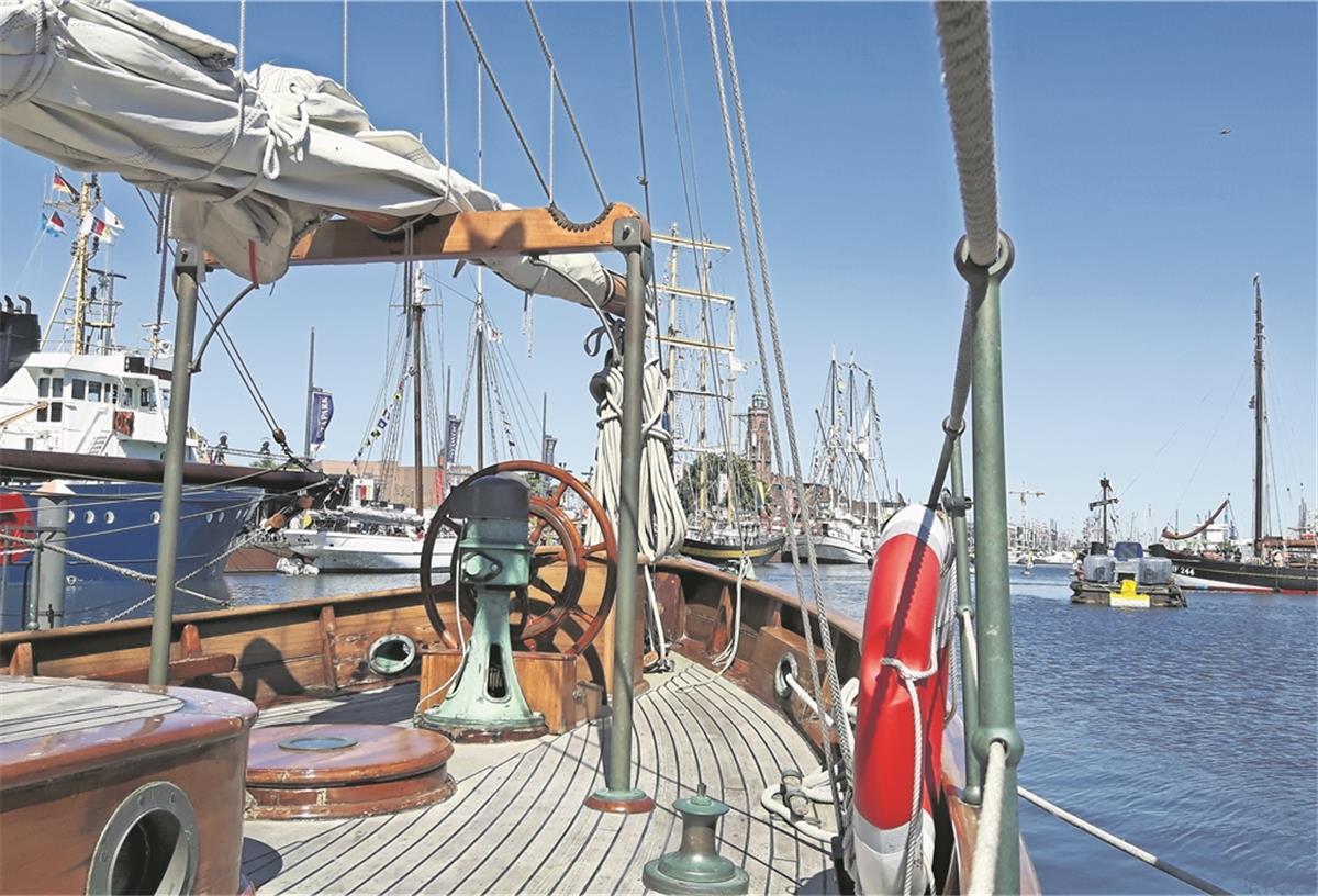 Mastenwald im Neuen Hafen – Maritime Tage vom 11. bis 15. August Gepflegte Traditionsschiffe liegen im Neuen Hafen.