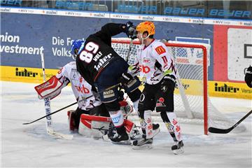 GER, DEL, Adler Mannheim vs Fishtown Pinguins Bremerhaven 13.01.2017, SAParena, Mannheim, GER, DEL Adler Mannheim vs Fishtown Pinguins Bremerhaven, im Bild David Wolf (Adler Mannheim 89) trifft gegen Gerald Kuhn (Fishtown Pinguins Bremerhaven 35) zum 4:2 Foto © nordphoto / Fabisch nordphotox/xFabisch

ger DEL Adler Mannheim vs Fish Town Penguin Bremerhaven 13 01 2017 SAPArena Mannheim ger DEL Adler Mannheim vs Fish Town Penguin Bremerhaven in Picture David Wolf Adler Mannheim 89 fault against Gerald Kuhn Fish Town Penguin Bremerhaven 35 to 4 2 Photo © nordphoto Fabisch nordphotox xFabisch