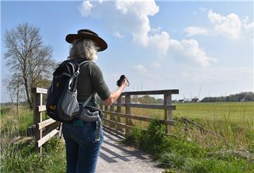 Gerade im Sommer macht der Nordenhamerin die Suche nach den Verstecken der Geocaches besonders Spaß.