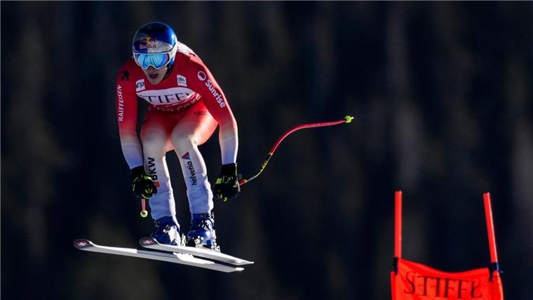 Gesamtweltcupsieger Marco Odermatt war auch in der ersten Abfahrt dieser Saison direkt wieder auf dem Podest.