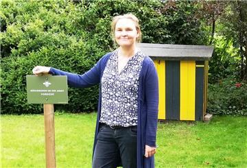 Gesche Neumann leitet das Museum Moorseer Mühle seit Juli 2020. Sie hat schon viele Veränderungen umsetzen können. So verschaffen jetzt einheitlich gestaltete Schilder den Besonderheiten des Museums – zum Beispiel den Mühlenbienen – mehr Aufmerksamkeit.