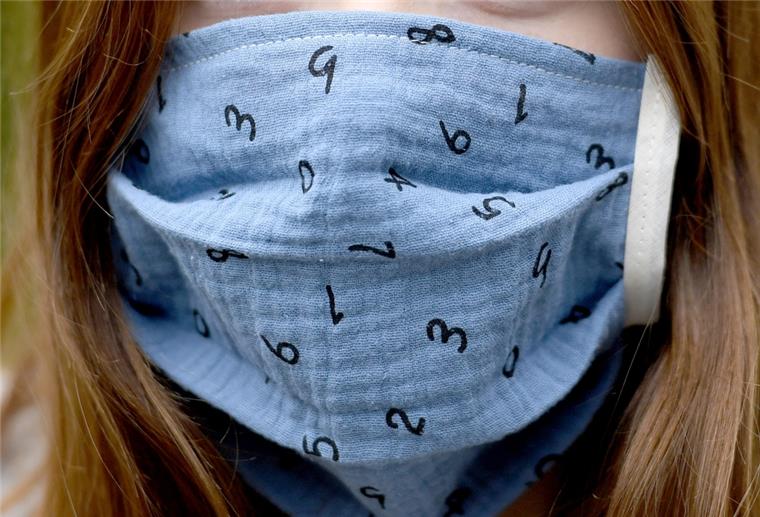 Gesichtsmasken können einen Schutz bieten - werden oftmals aber falsch angewendet. Das sagt zum Beispiel die Weltgesundheitsorganisation (WHO).