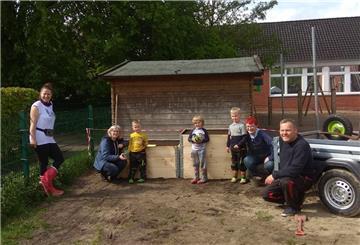 Gesunde Ernährung ist ein wichtiger Faktor im Kindergarten „Rasselbande“. Der bekam jetzt neue Hochbeete für den Garten.