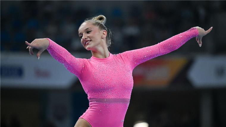 Turn-Europameister Nils Dunkel am Barren nur Zweiter Gewann ihren zweiten Titel: Karina Schönmaier.