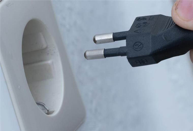 Stromausfall legt Teile Lehes lahm – Nordsee-Zeitung ohne Strom, Feuerwehr im Einsatz Gezogener Stecker: Ein Defekt sorgte am Mittwoch für einen größeren Stromausfall.