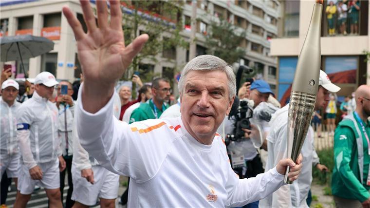 Krise als Dauerzustand: Thomas Bach nimmt Abschied Gibt die Fackel weiter: Thomas Bachs Amtszeit als IOC-Präsident neigt sich dem Ende.