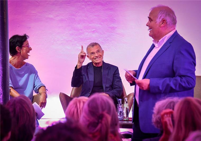 Soziologe Hurrelmann über Männlichkeitskrise und eine orientierungslose Jugend Gibt es eine Krise der Männlichkeit? Prof. Dr. Klaus Hurrelmann im Gespräch über die Lebensphase Jugend mit Susanne Schwan, Lokalredakteurin, und Christoph Willenbrink, stellvertretender Chefredakteur der NORDSEE-ZEITUNG.