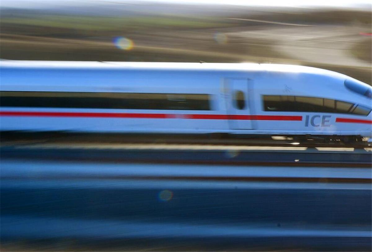 Gift-Alarm im ICE! 39 Menschen klagen über Atemnot – Zug evakuiert