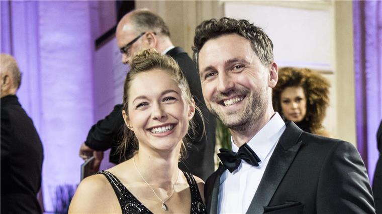 Training nonstop? So feiern Sportstars Weihnachten Gina Lückenkemper ärgert sich beim „Mensch ärgere dich nicht“-Spielen.
