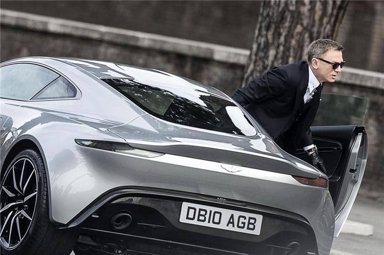 Ein bisschen Bond für 3,1 Millionen Euro Ging für 3,1 Millionen Euro an seinen neuen Besitzer: Das Auto aus dem Bond-Film "Spectre" wurde bei Christie's in London versteigert.