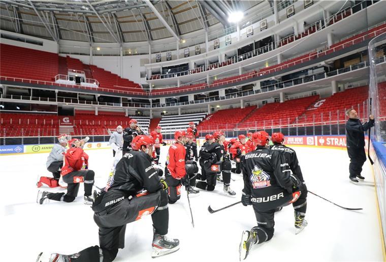 So gehen die Pinguins das Champions-League-Abenteuer an Gleich nach der Landung in Turku absolvierten die Fischtown Pinguins eine Trainingseinheit in der Eisarena der finnischen 178000-Einwohner-Stadt.