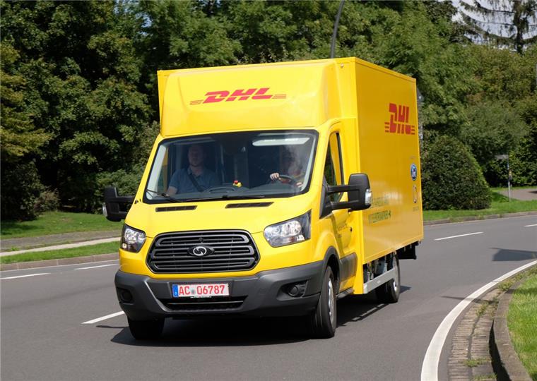 Zeven: Beim Pakete austragen werden zwei Zustellern die Fahrzeuge geklaut Gleich zwei Fahrzeuge von Zustellern wurden am Wochenende in Zeven von Unbekannten entwendet.
