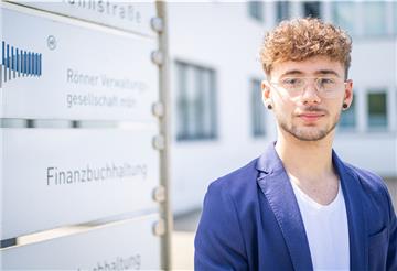 Glück trotz Corona-Krise: Cosmin Chipuc (21) beginnt im September seine Ausbildung als Kaufmann für Büromanagement bei der Rönner-Gruppe.