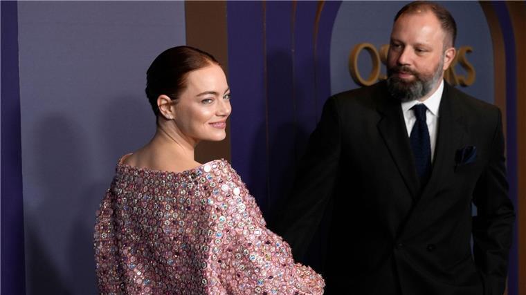 Golden-Globes-Gewinner: Emma Stone und Yorgos Lanthimos haben zusammen das Fantasy-Märchen „Poor Things“ gedreht.