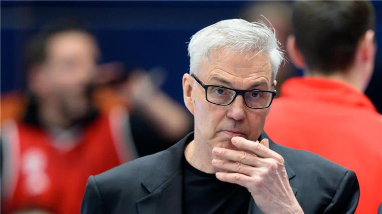 Krimi in Bamberg: Bayern verspielen Tabellenführung Gordon Herbert sah eine Zitterpartie seiner Bayern.