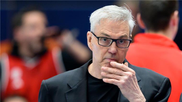 Bayern siegt gegen Ulm und ist neuer Spitzenreiter Gordon Herbert und Bayern München gewinnen gegen Ulm.