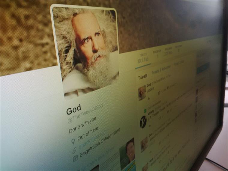 Hier twittert Gott höchstpersönlich Gott nutzt Twitter, ist doch klar!