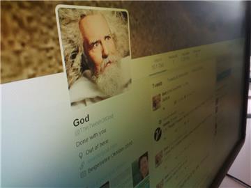 Gott nutzt Twitter, ist doch klar!