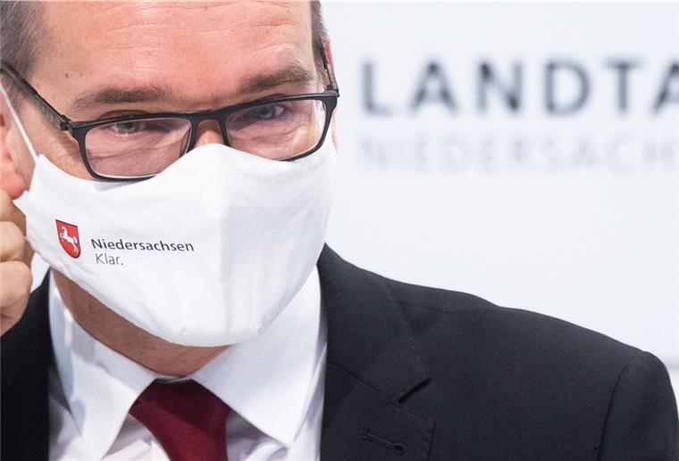 Minister Tonne verteidigt teils geöffnete Schulen Grant Hendrik Tonne (SPD) hat die teilweise Öffnung der Schulen in Niedersachsen verteidigt.