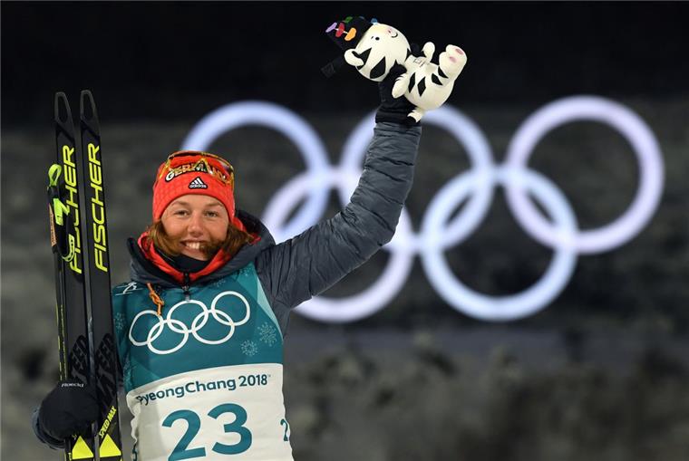 Dahlmeier krönt sich zur Olympiasiegerin Gratulation: Laura Dahlmeier hat die erste Goldmedaille für Deutschland bei den Olympischen Spielen in Pyeongchang gewonnen.