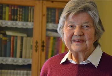 Grete Hoops (85) schreibt seit ihrer Kindheit, doch ihr erstes Buch erschien erst 2001.
