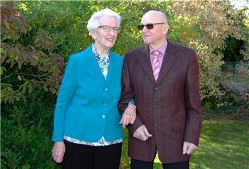 Grete und Herbert Klindworth aus Heeslingen feiern heute Eiserne Hochzeit. 65 Jahre sind die beiden verheiratet.