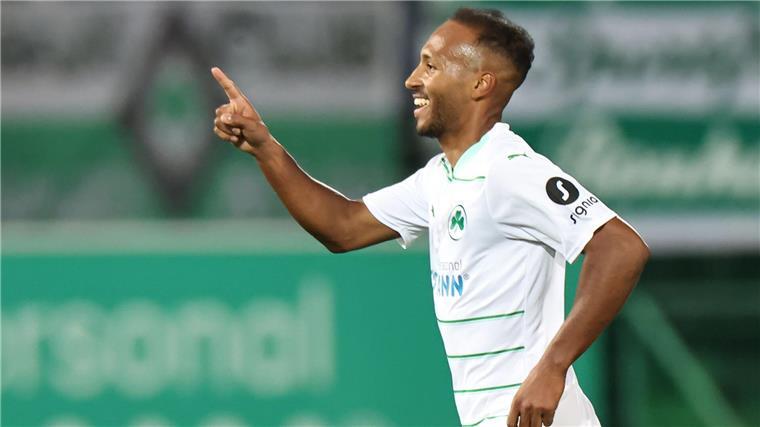 Greuther Fürth gewinnt auch dritten Test Greuther Fürths Julian Green traf beim Testspiel gegen Bayreuth.