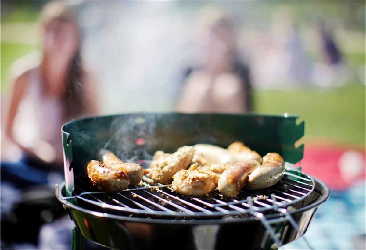 Grillen ist erlaubt, aber im Land Bremen nur mit der Familie, mit der man in einem Haushalt lebt.