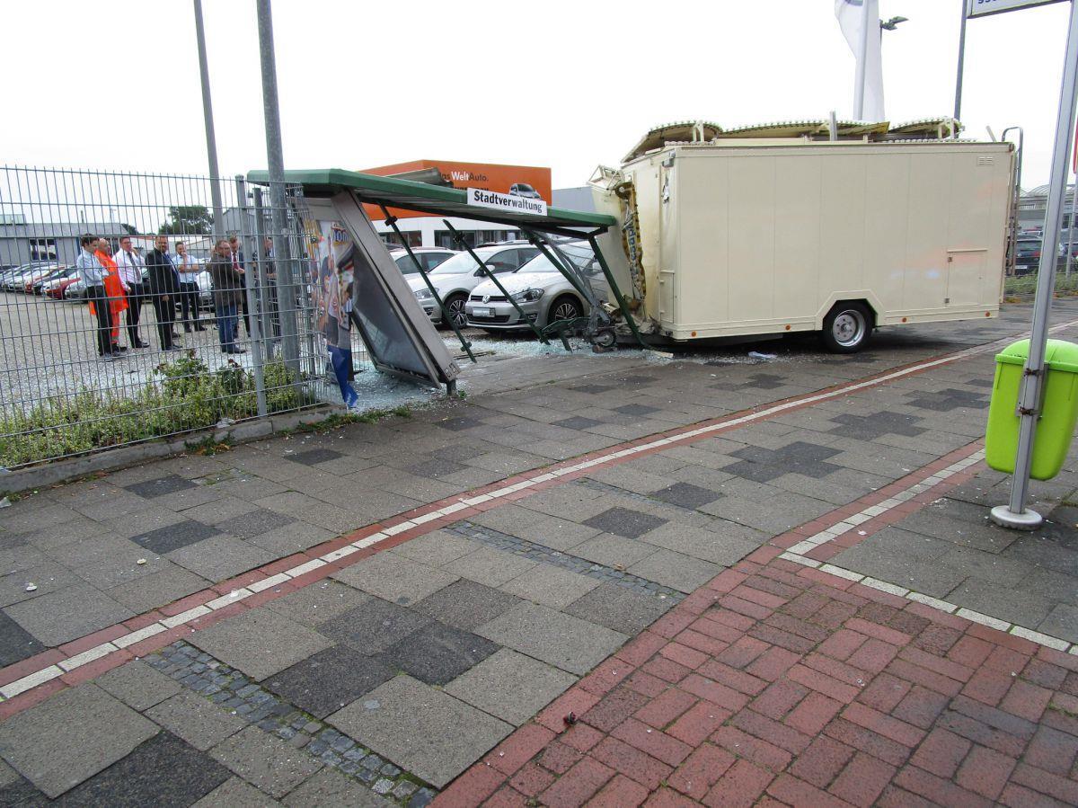 Zusammengefasst! Das war der Freitag im nord24-Land Großalarm: Fünf Verletzte hat der Unfall am Freitag auf der Stresemannstraße in Bremerhaven gefordert.