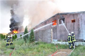Großbrand im Loxstedter Gewerbegebiet. Foto: Schmonsees