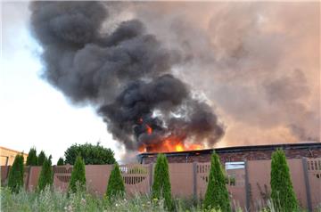 Großbrand im Loxstedter Gewerbegebiet. Foto: Schmonsees